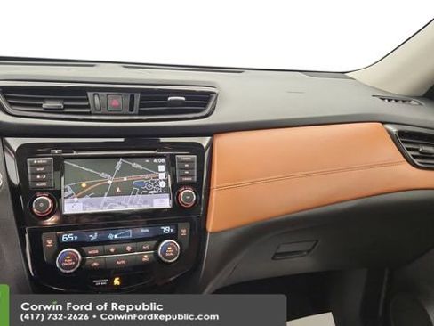 Used 2018 Nissan Rogue SL w/ Premium Package image 20