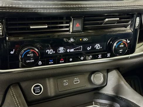 Used 2023 Nissan Rogue SL w/ SL Premium Package FWD image 14