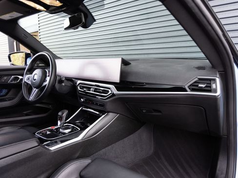 Used 2024 BMW M2 w/ Lighting Package image 28