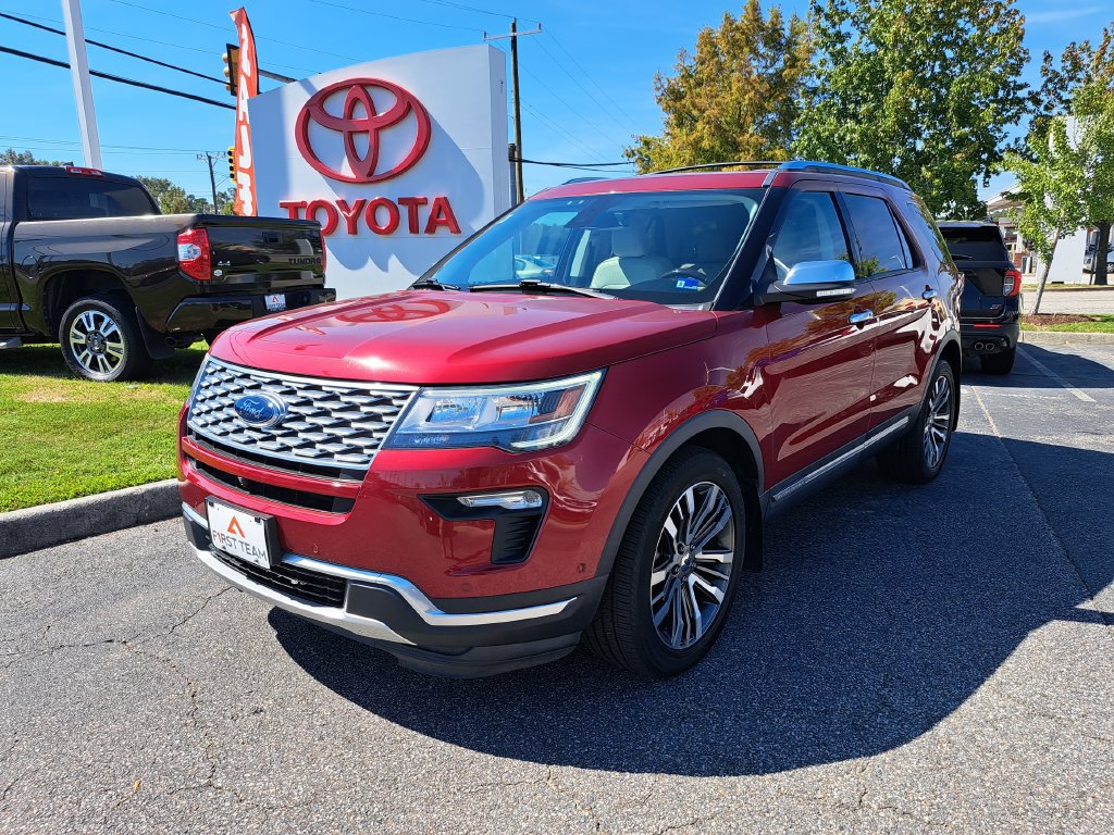 Used 2018 Ford Explorer Platinum AWD/4WD image 2