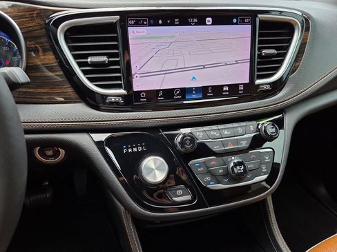 Certified 2022 Chrysler Pacifica Pinnacle FWD image 26