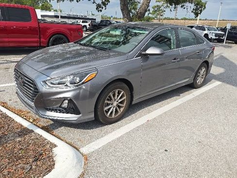 Used 2019 Hyundai Sonata SE FWD image 2