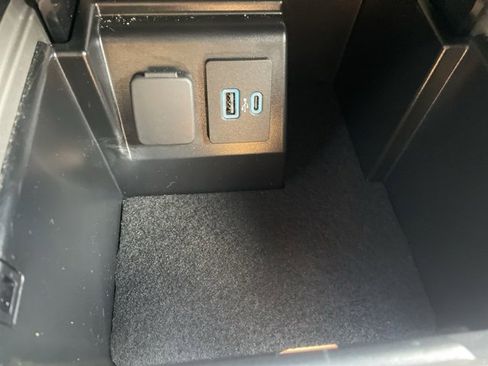 Used 2023 Ford Explorer XLT w/ Equipment Group 202A image 38