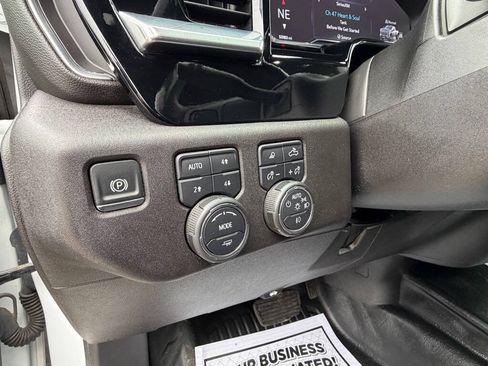 Used 2024 Chevrolet Silverado 3500 LT w/ Convenience Package AWD/4WD image 15