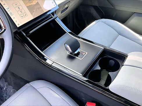 New 2026 Land Rover Range Rover Velar Dynamic SE AWD/4WD image 8