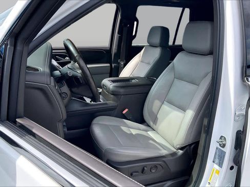 Used 2021 Chevrolet Tahoe LT w/ LT Signature Package RWD image 9