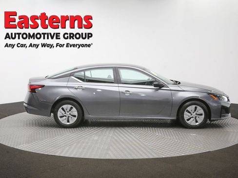 Used 2024 Nissan Altima 2.5 S FWD image 40