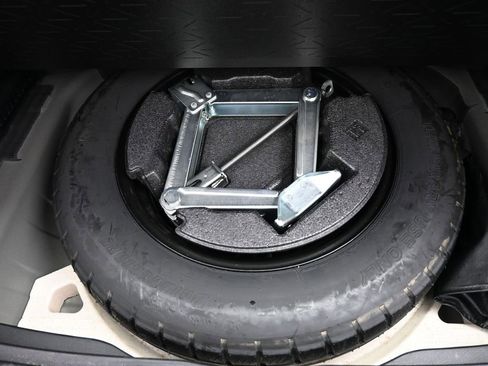 Used 2019 Toyota RAV4 LE w/ All Weather Liner Package AWD/4WD image 22