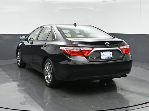 Used 2017 Toyota Camry XLE image 5