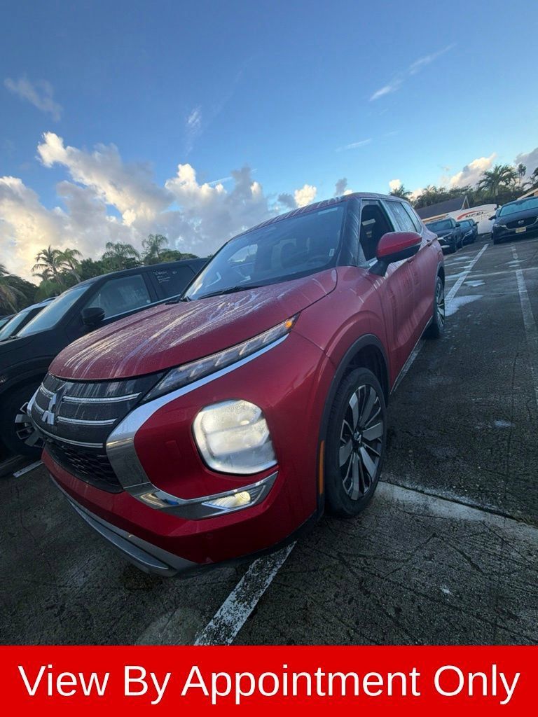 Used 2025 Mitsubishi Outlander SE AWD/4WD image 1