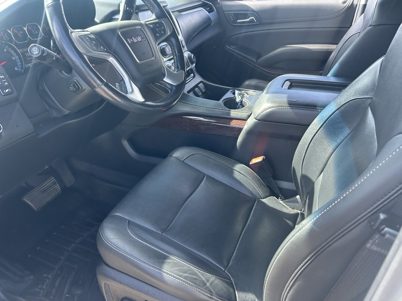 Used 2020 GMC Yukon XL SLT AWD/4WD image 12