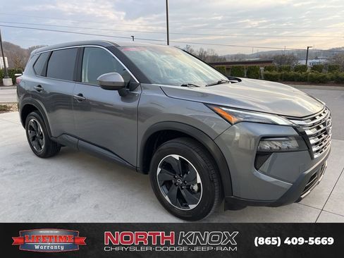 Used 2025 Nissan Rogue SV image 28