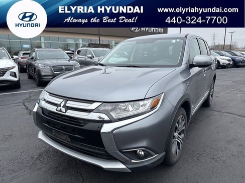 Used 2017 Mitsubishi Outlander SE image 1