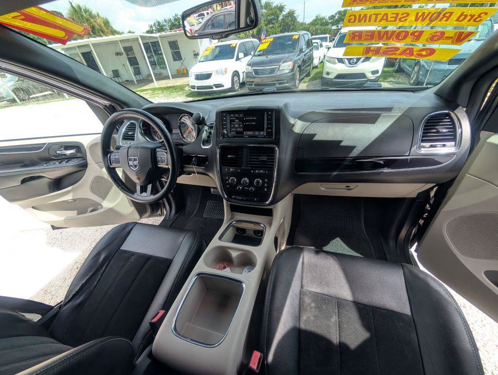 Used 2017 Dodge Grand Caravan SXT FWD image 16