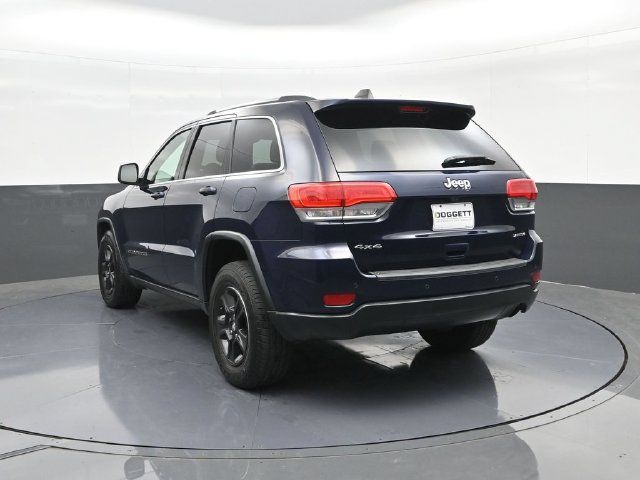 Used 2017 Jeep Grand Cherokee Laredo w/ Quick Order Package 23E AWD/4WD image 8