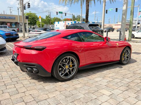 Used 2022 Ferrari Roma RWD image 12
