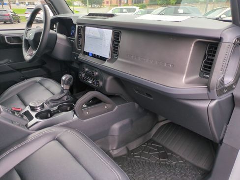 Used 2025 Ford Bronco Badlands AWD/4WD image 36