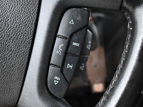 Used 2022 Chevrolet Express 2500 w/ Driver Convenience Package RWD image 6