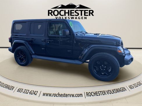 Used 2020 Jeep Wrangler Unlimited Sahara image 10