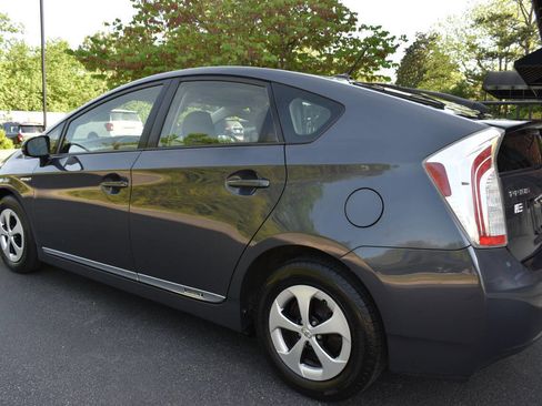 Used 2013 Toyota Prius Three image 31