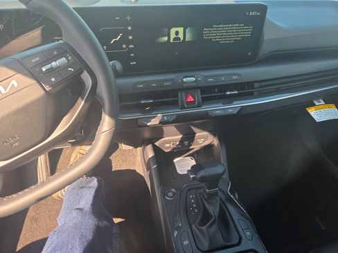 New 2026 Kia K4 EX FWD image 2