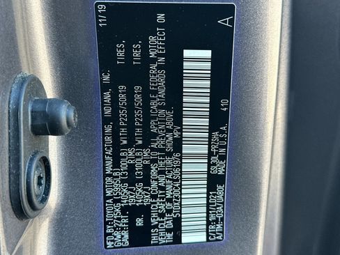 Used 2020 Toyota Sienna SE w/ SE Preferred Package image 37