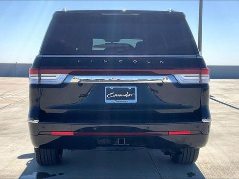 Used 2023 Lincoln Navigator Reserve image 4