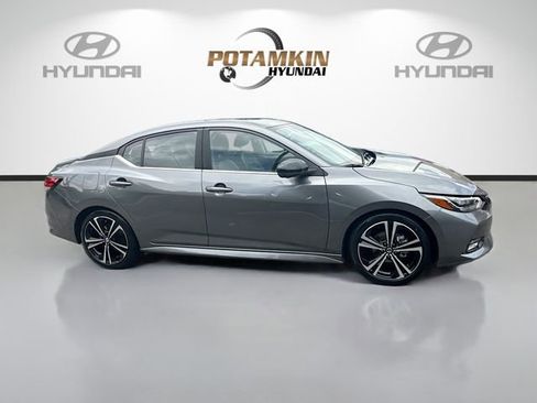 Used 2023 Nissan Sentra SR w/ SR Premium Package FWD image 4