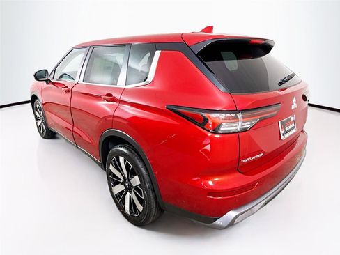 New 2026 Mitsubishi Outlander SE image 5