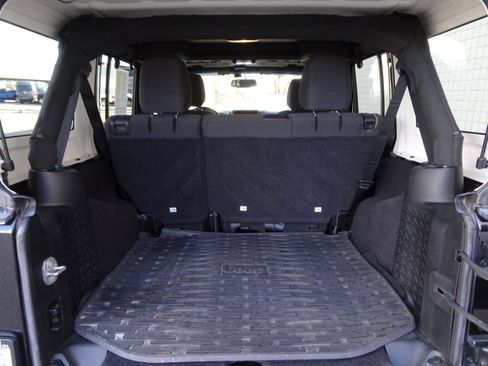 Used 2018 Jeep Wrangler Unlimited Sport S AWD/4WD image 8