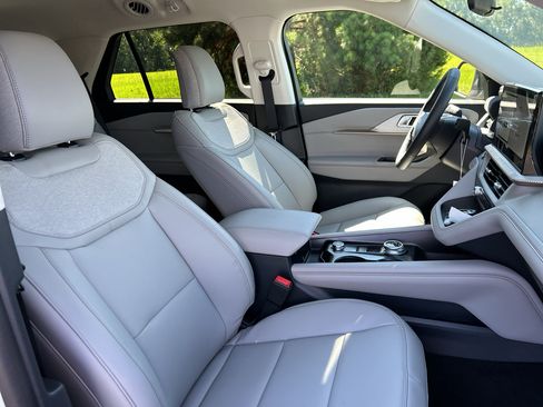 New 2026 Ford Explorer Active w/ Active Comfort Package RWD image 11