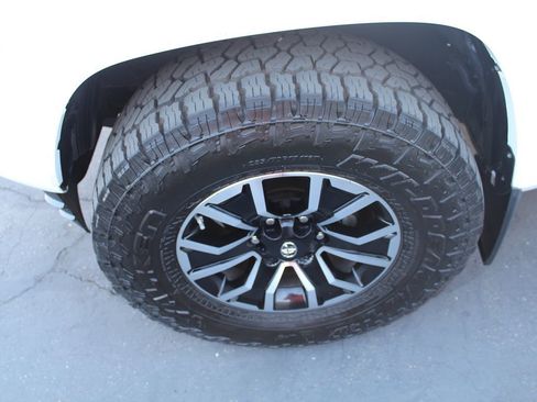 Used 2019 Toyota Tacoma TRD Sport w/ Technology Package RWD image 11