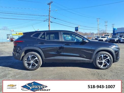 Certified 2025 Chevrolet Trax RS image 14