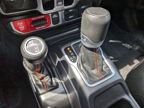 Used 2022 Jeep Gladiator Mojave w/ LED Lighting Group AWD/4WD image 19