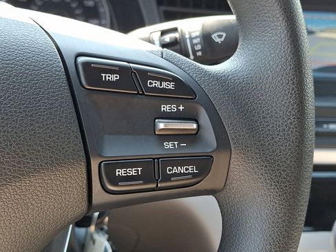 Used 2019 Hyundai Elantra SE FWD image 23