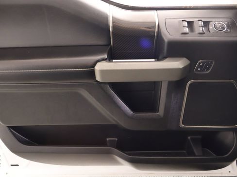 Used 2018 Ford F150 Raptor w/ Equipment Group 802A Luxury image 18