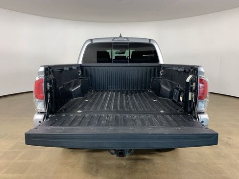 Used 2020 Toyota Tacoma TRD Off-Road w/ Technology Package AWD/4WD image 12
