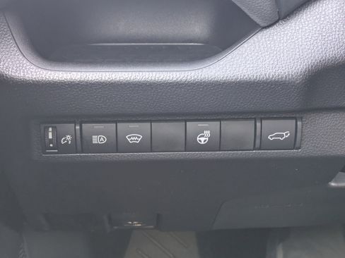 Used 2023 Toyota RAV4 XLE Premium image 18