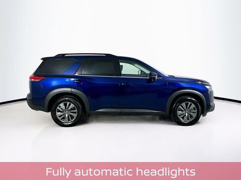 Used 2024 Nissan Pathfinder SV FWD image 9