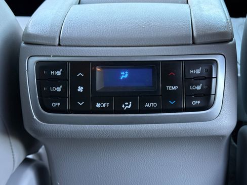 Used 2016 Toyota Highlander Limited image 19