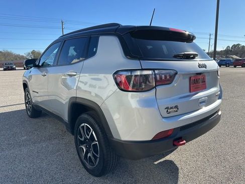 Used 2024 Jeep Compass Trailhawk image 5