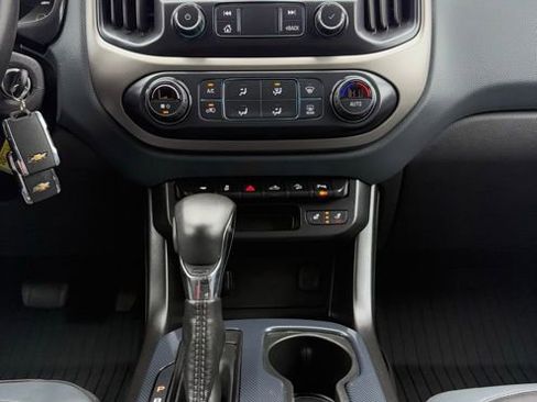 Used 2022 Chevrolet Colorado Z71 image 30