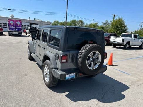 Used 2022 Jeep Wrangler Unlimited Sahara w/ Cold Weather Group AWD/4WD image 9