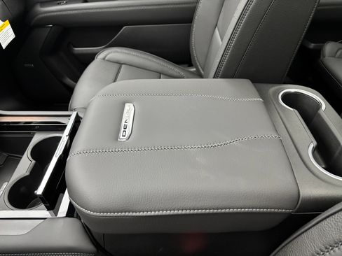 New 2026 GMC Yukon XL Denali w/ Denali Reserve Package AWD/4WD image 34