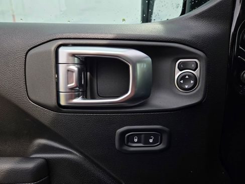 New 2026 Jeep Gladiator Sport AWD/4WD image 11