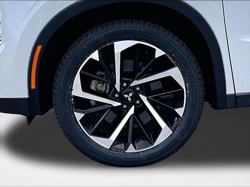 Used 2023 Mitsubishi Outlander SE AWD/4WD image 10