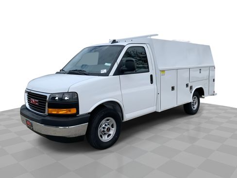 New 2025 GMC Savana 3500 w/ Power Convenience Package RWD image 25