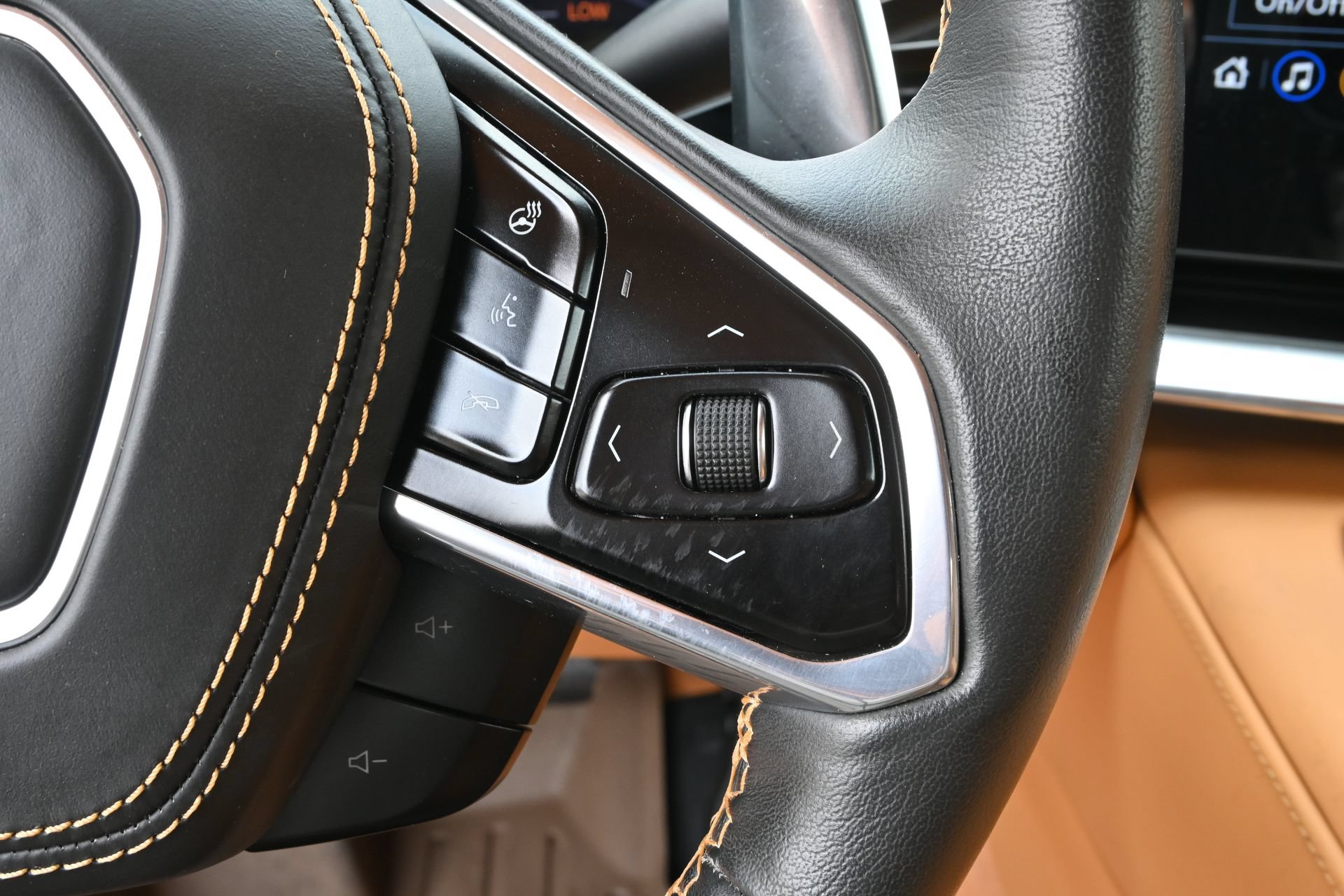 Used 2021 Chevrolet Corvette Stingray Premium Cpe w/ Z51 Performance Package RWD image 12