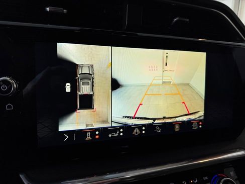 Certified 2025 GMC Sierra 1500 Denali image 19