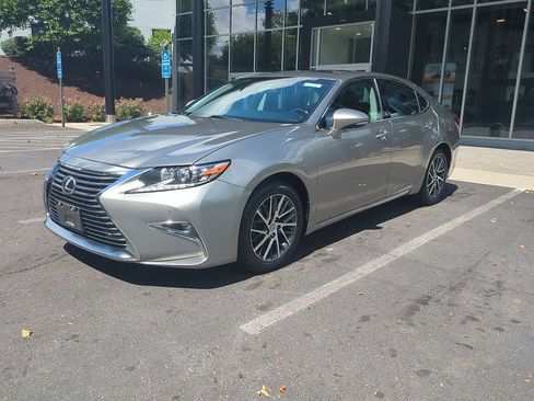 Used 2016 Lexus ES 350 w/ Navigation System Package FWD image 1